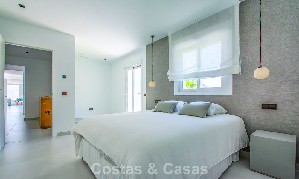 Ruime villa met een moderne, mediterrane bouwstijl te koop ten oosten van Marbella centrum 779868