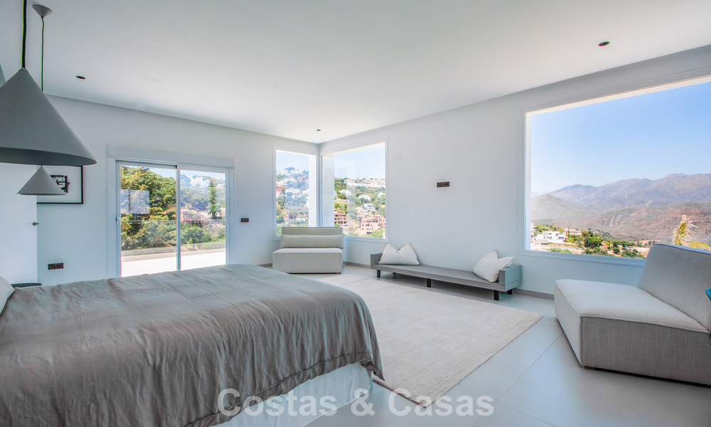 Ruime villa met een moderne, mediterrane bouwstijl te koop ten oosten van Marbella centrum 779875