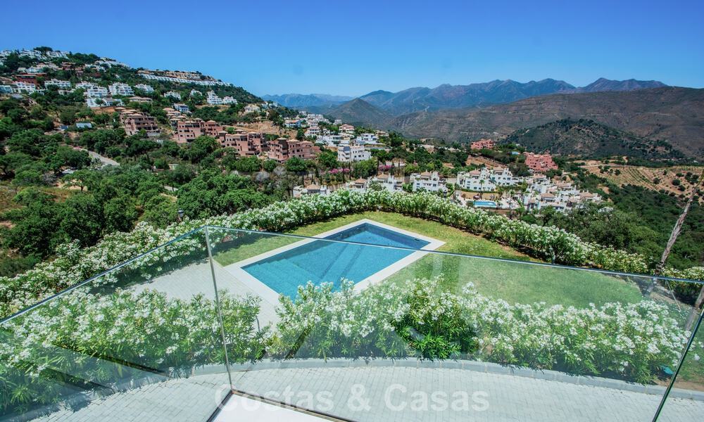Ruime villa met een moderne, mediterrane bouwstijl te koop ten oosten van Marbella centrum 779876