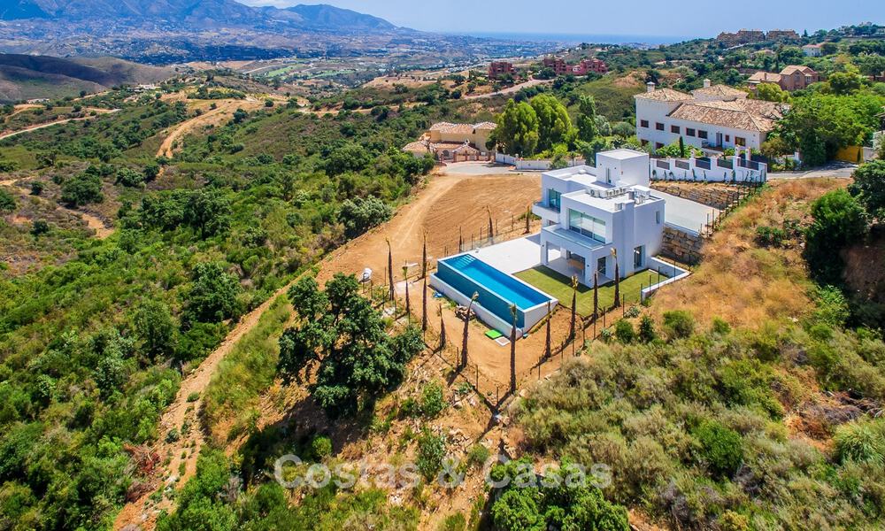 Moderne en instapklare nieuwbouwvilla te koop ten oosten van Marbella centrum 779717