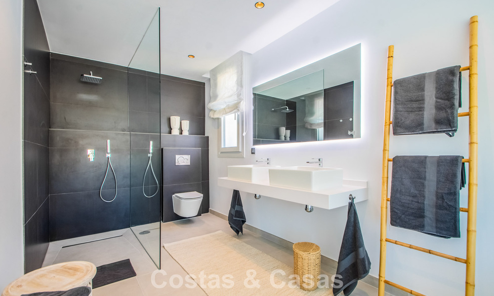 Moderne en instapklare nieuwbouwvilla te koop ten oosten van Marbella centrum 779722