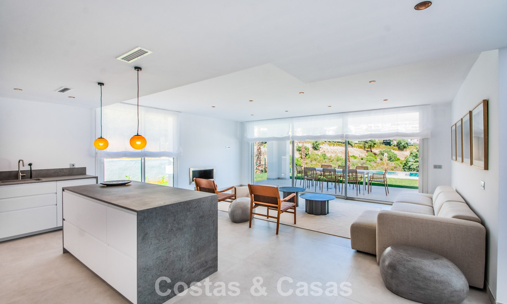 Moderne en instapklare nieuwbouwvilla te koop ten oosten van Marbella centrum 779733