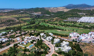 Exclusieve luxevilla te koop in een golfomgeving nabij Estepona centrum 779823 