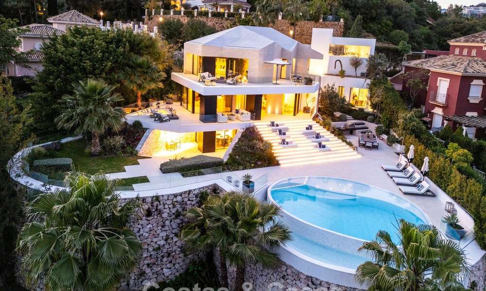 Avant-garde desginervilla met panoramisch zeezicht te koop in een gated community in Benahavis - Marbella 779973