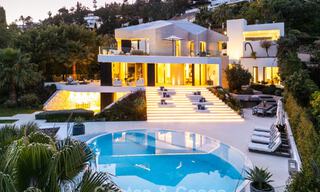Avant-garde desginervilla met panoramisch zeezicht te koop in een gated community in Benahavis - Marbella 779974 