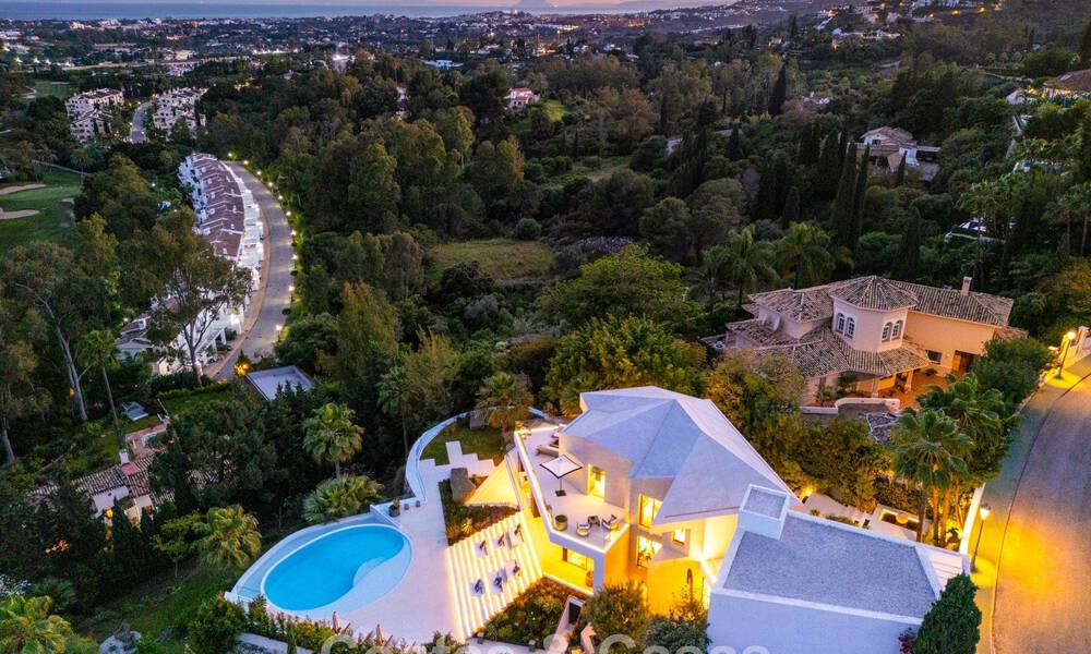 Avant-garde desginervilla met panoramisch zeezicht te koop in een gated community in Benahavis - Marbella 779975