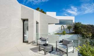 Avant-garde desginervilla met panoramisch zeezicht te koop in een gated community in Benahavis - Marbella 779979 