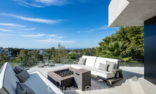 Avant-garde desginervilla met panoramisch zeezicht te koop in een gated community in Benahavis - Marbella 779980 