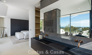 Avant-garde desginervilla met panoramisch zeezicht te koop in een gated community in Benahavis - Marbella 779983 