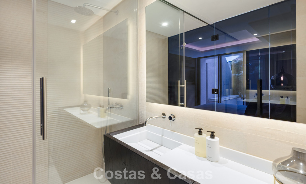 Avant-garde desginervilla met panoramisch zeezicht te koop in een gated community in Benahavis - Marbella 779988