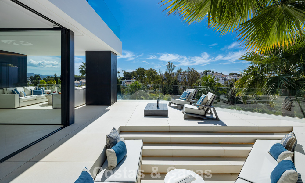 Avant-garde desginervilla met panoramisch zeezicht te koop in een gated community in Benahavis - Marbella 779994