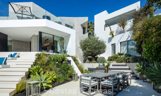 Avant-garde desginervilla met panoramisch zeezicht te koop in een gated community in Benahavis - Marbella 779996 