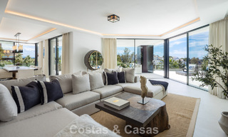 Avant-garde desginervilla met panoramisch zeezicht te koop in een gated community in Benahavis - Marbella 779999 