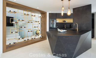 Avant-garde desginervilla met panoramisch zeezicht te koop in een gated community in Benahavis - Marbella 780005 
