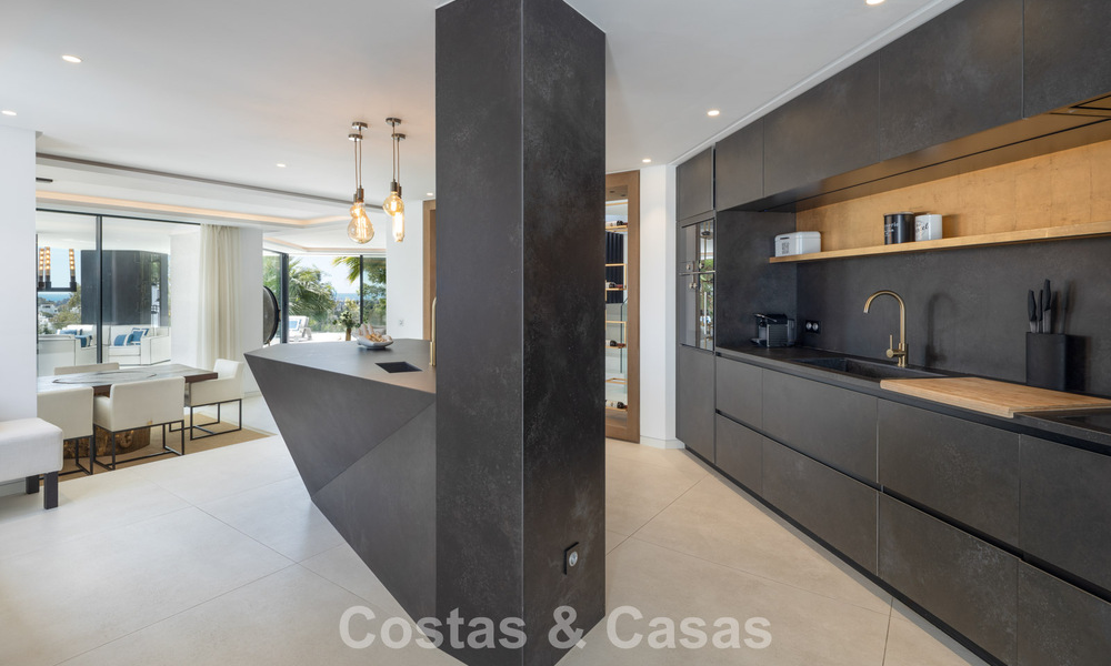 Avant-garde desginervilla met panoramisch zeezicht te koop in een gated community in Benahavis - Marbella 780007