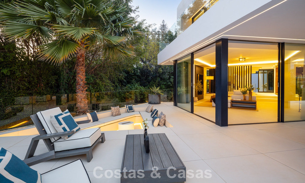 Avant-garde desginervilla met panoramisch zeezicht te koop in een gated community in Benahavis - Marbella 780014