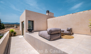 Instapklare luxevilla met Ibiziaanse bouwstijl te koop in een zeer gewilde urbanisatie van Benahavis - Marbella 780024 