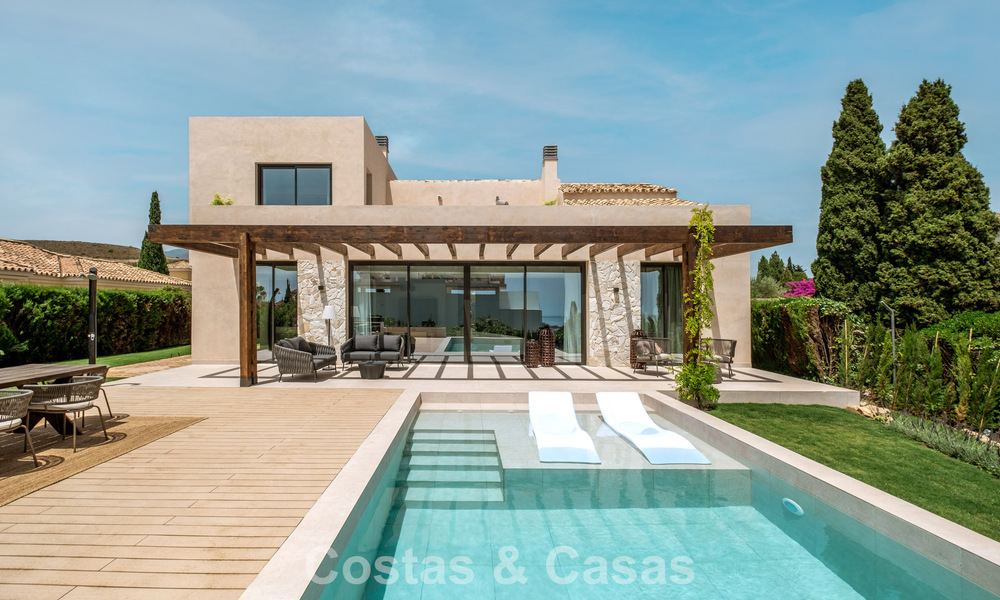 Instapklare luxevilla met Ibiziaanse bouwstijl te koop in een zeer gewilde urbanisatie van Benahavis - Marbella 780027