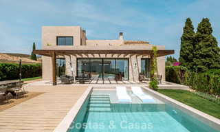 Instapklare luxevilla met Ibiziaanse bouwstijl te koop in een zeer gewilde urbanisatie van Benahavis - Marbella 780027 