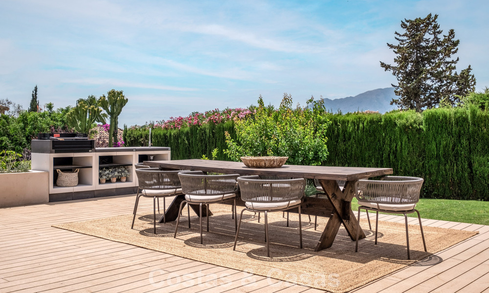 Instapklare luxevilla met Ibiziaanse bouwstijl te koop in een zeer gewilde urbanisatie van Benahavis - Marbella 780031