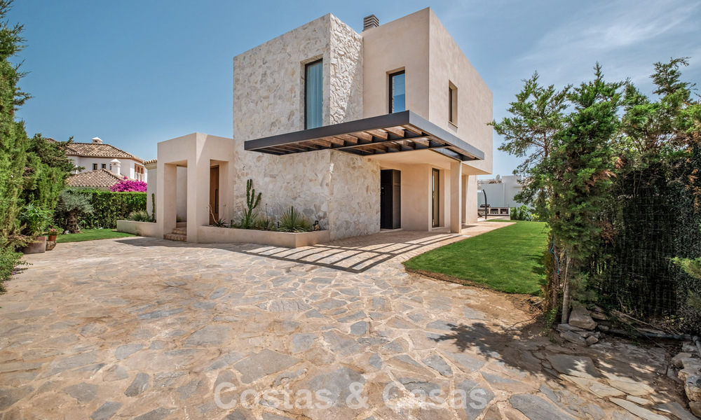 Instapklare luxevilla met Ibiziaanse bouwstijl te koop in een zeer gewilde urbanisatie van Benahavis - Marbella 780034