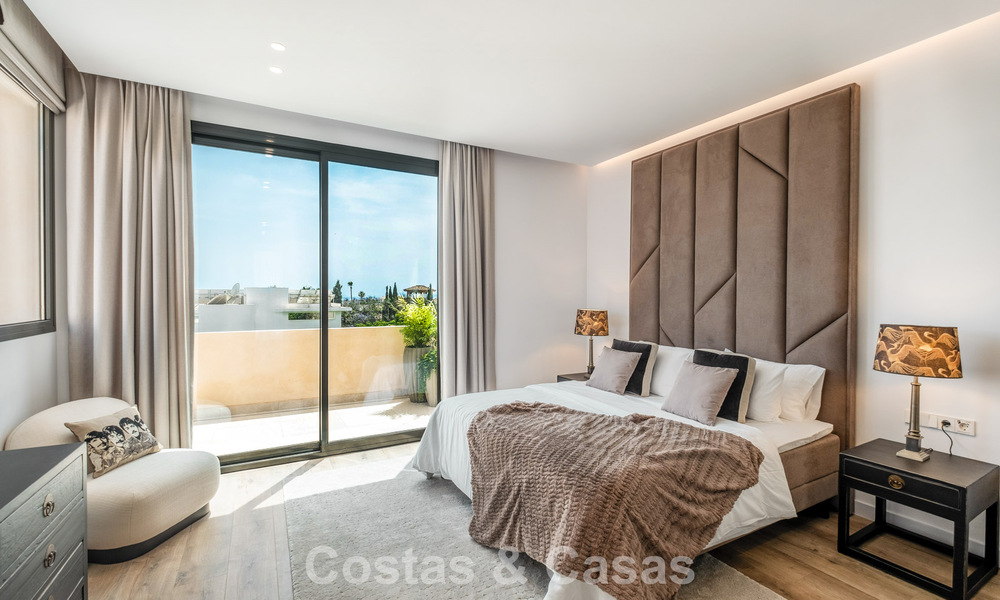 Instapklare luxevilla met Ibiziaanse bouwstijl te koop in een zeer gewilde urbanisatie van Benahavis - Marbella 780047
