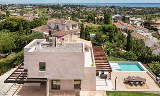 Instapklare luxevilla met Ibiziaanse bouwstijl te koop in een zeer gewilde urbanisatie van Benahavis - Marbella 780052 