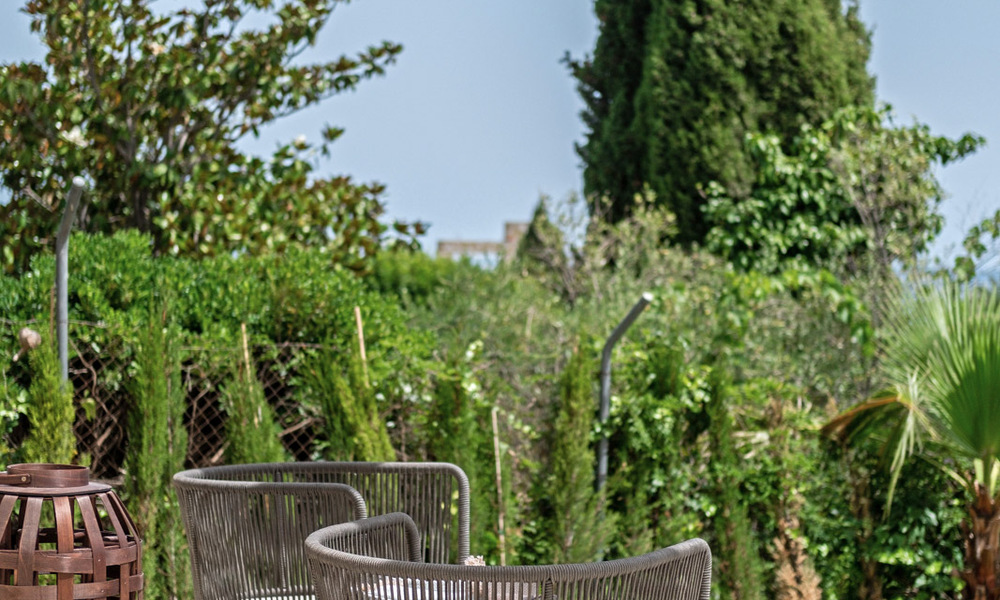 Instapklare luxevilla met Ibiziaanse bouwstijl te koop in een zeer gewilde urbanisatie van Benahavis - Marbella 780064