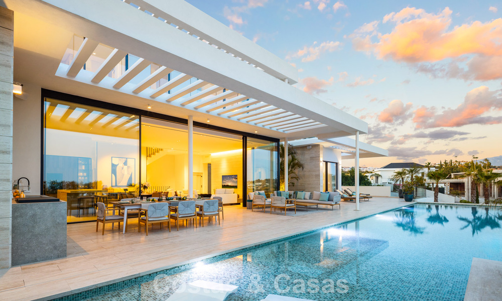 High-end luxevilla met panoramische vergezichten te koop in een golfresort op de Golden Mile in Benahavis - Marbella 780111