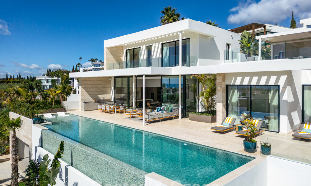 High-end luxevilla met panoramische vergezichten te koop in een golfresort op de Golden Mile in Benahavis - Marbella 780119