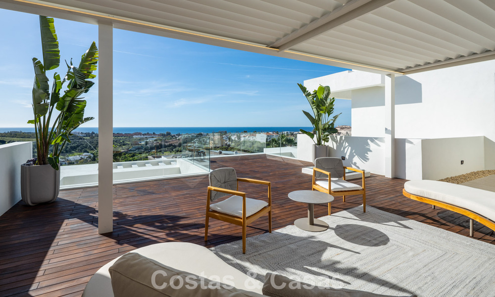 High-end luxevilla met panoramische vergezichten te koop in een golfresort op de Golden Mile in Benahavis - Marbella 780120