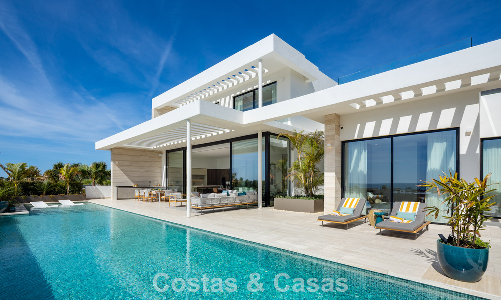 High-end luxevilla met panoramische vergezichten te koop in een golfresort op de Golden Mile in Benahavis - Marbella 780129