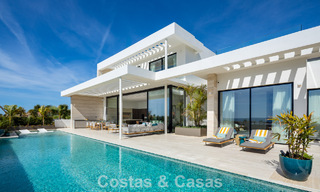 High-end luxevilla met panoramische vergezichten te koop in een golfresort op de Golden Mile in Benahavis - Marbella 780129 