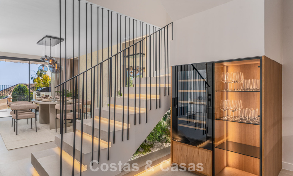 Instapklaar, modernistisch gerenoveerd herenhuis te koop in een gated community in La Quinta, Benahavis - Marbella 780321