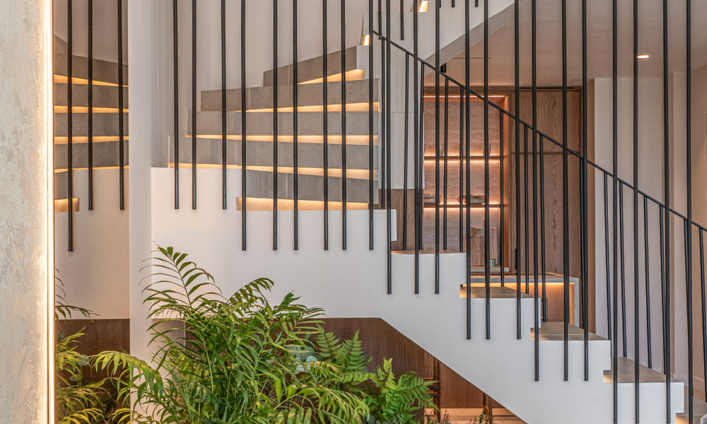Instapklaar, modernistisch gerenoveerd herenhuis te koop in een gated community in La Quinta, Benahavis - Marbella 780323