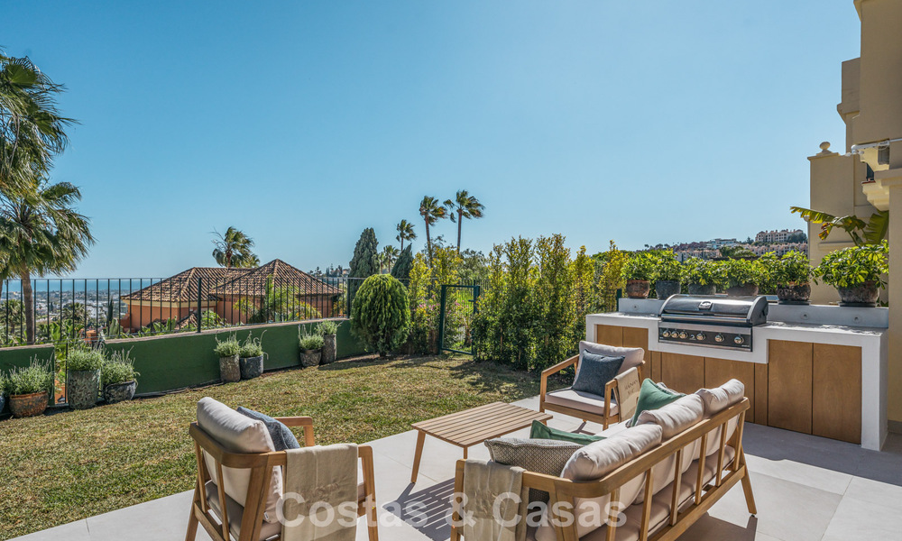 Instapklaar, modernistisch gerenoveerd herenhuis te koop in een gated community in La Quinta, Benahavis - Marbella 780327