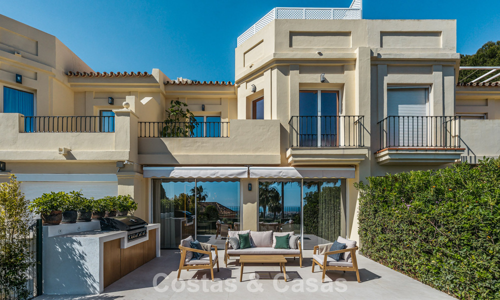 Instapklaar, modernistisch gerenoveerd herenhuis te koop in een gated community in La Quinta, Benahavis - Marbella 780329