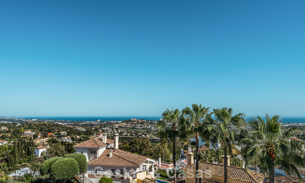 Instapklaar, modernistisch gerenoveerd herenhuis te koop in een gated community in La Quinta, Benahavis - Marbella 780332