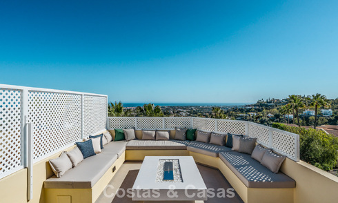 Instapklaar, modernistisch gerenoveerd herenhuis te koop in een gated community in La Quinta, Benahavis - Marbella 780333