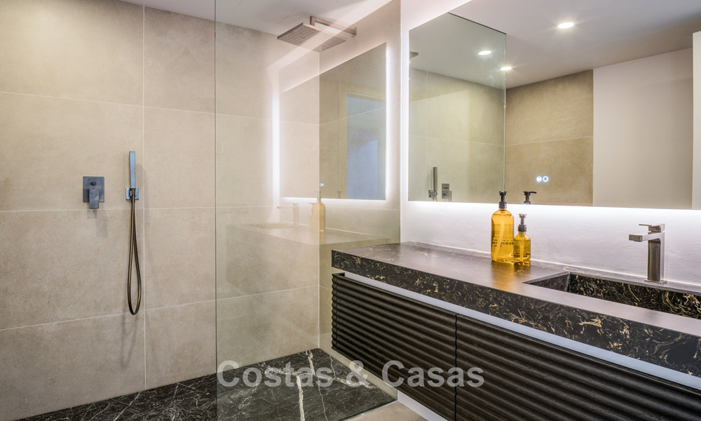 Eigentijdse, mediterrane villa met moderne accenten te koop aan Marbella’s Golden Mile 780404