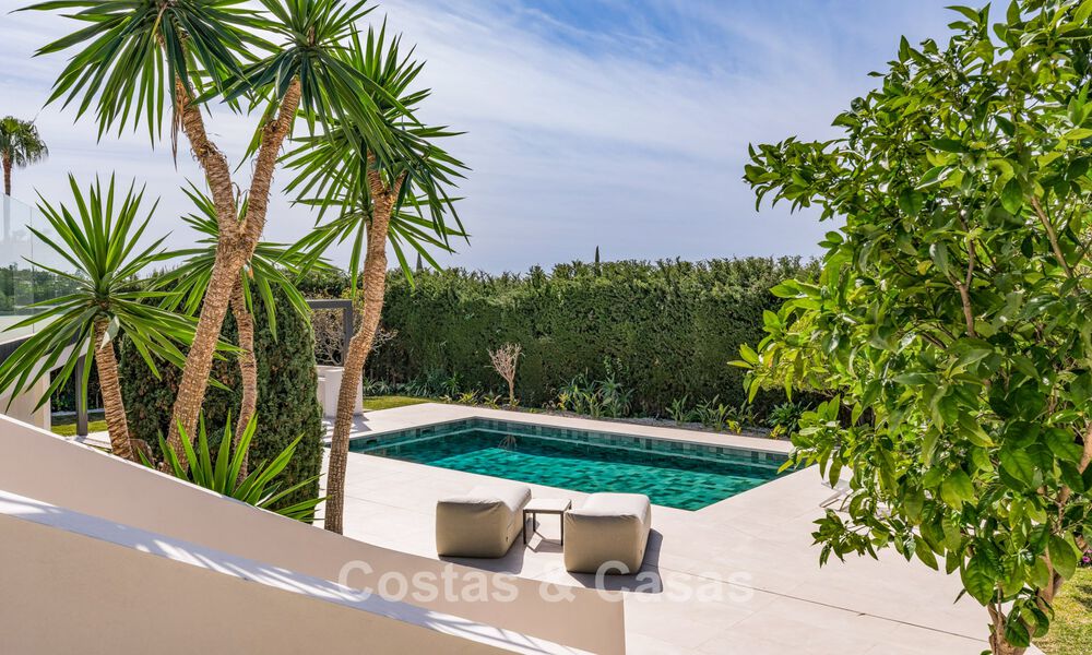 Eigentijdse, mediterrane villa met moderne accenten te koop aan Marbella’s Golden Mile 780413