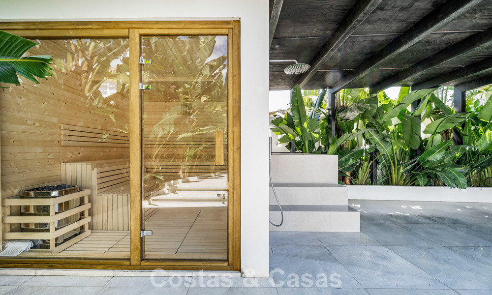 Ruime familievilla met een hedendaagse, Andalusiche charme te koop in Nueva Andalucia’s golfvallei, Marbella 780451