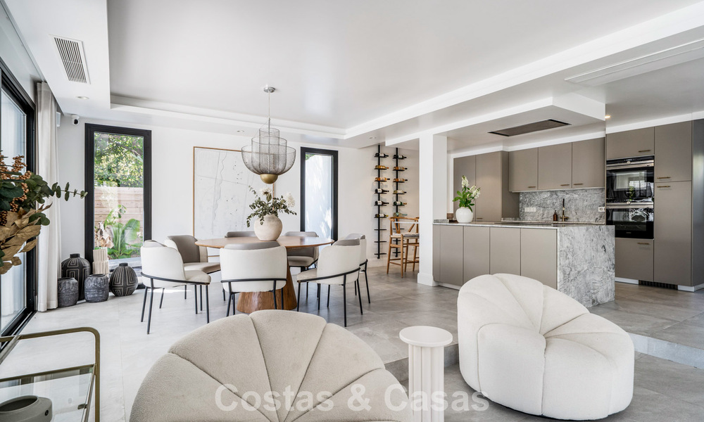 Ruime familievilla met een hedendaagse, Andalusiche charme te koop in Nueva Andalucia’s golfvallei, Marbella 780454