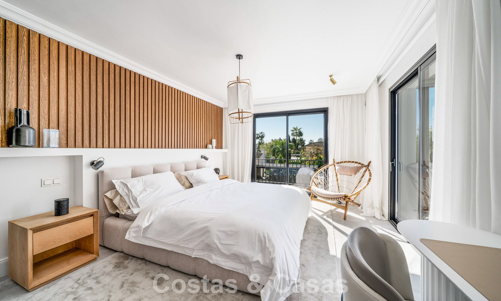 Ruime familievilla met een hedendaagse, Andalusiche charme te koop in Nueva Andalucia’s golfvallei, Marbella 780455