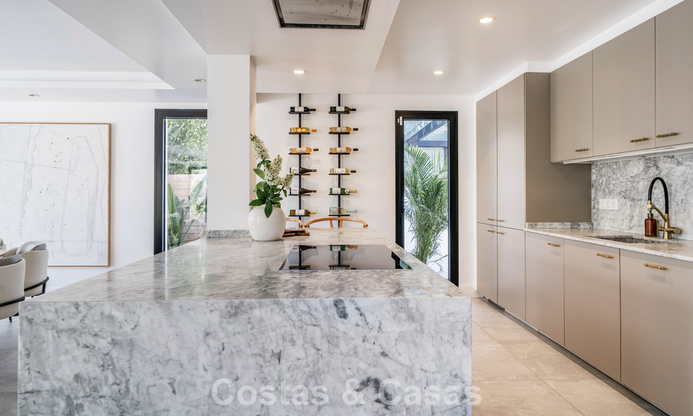 Ruime familievilla met een hedendaagse, Andalusiche charme te koop in Nueva Andalucia’s golfvallei, Marbella 780457