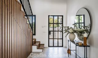 Ruime familievilla met een hedendaagse, Andalusiche charme te koop in Nueva Andalucia’s golfvallei, Marbella 780462 