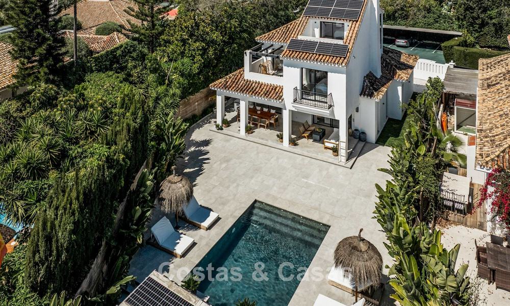 Ruime familievilla met een hedendaagse, Andalusiche charme te koop in Nueva Andalucia’s golfvallei, Marbella 780466