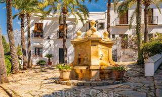 Charmant hoekhuis te koop in een exclusieve urbanisatie op de Golden Mile van Marbella 780501 