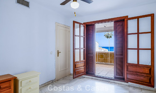 Townhouse te koop met zeezicht in een eerstelijnsstrand complex dicht bij Estepona centrum 780557 