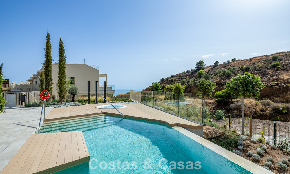 Nieuw, modern, luxe appartement te koop met een grote privétuin en -zwembad i/e high-end lifestyle resort in Benalmadena, Costa del Sol 780575